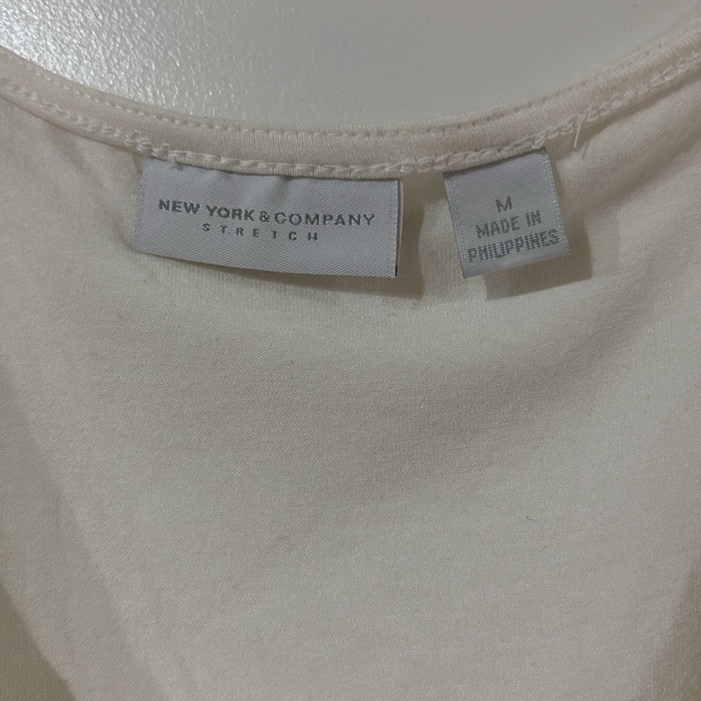 Off white size medium camisole from New York and Co. - Picture 2 of 4